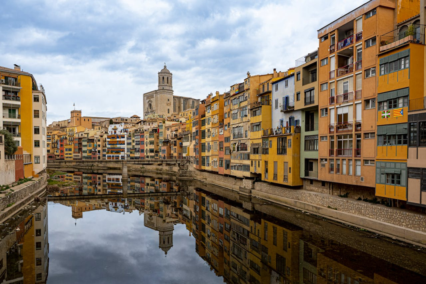 Découvrez Gérone à pied cet août avec l'Hôtel Peninsular